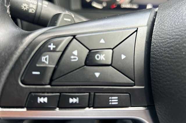 Nissan JUKE 1.0 DiG-T N-Connecta 5dr DCT