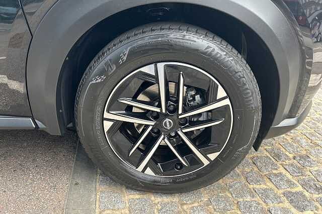 Nissan JUKE 1.0 DiG-T N-Connecta 5dr DCT