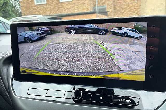 Nissan JUKE 1.6 Hybrid N-Connecta 5dr Auto