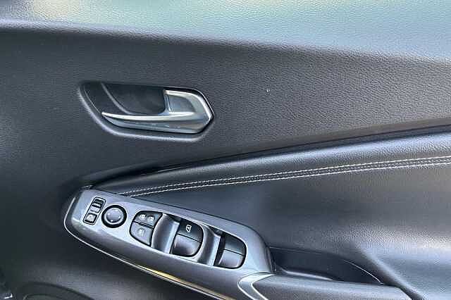 Nissan JUKE 1.6 Hybrid Tekna 5dr Auto