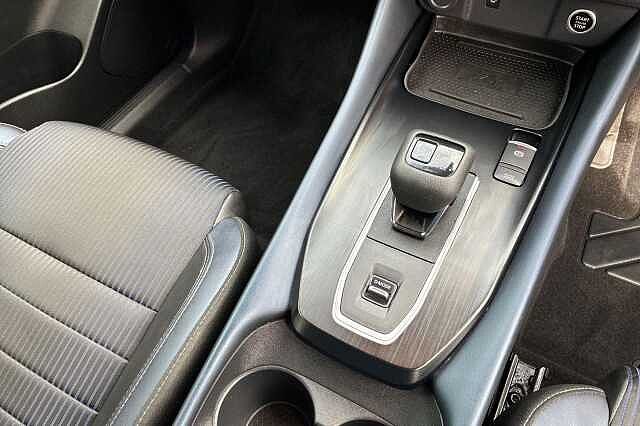 Nissan QASHQAI 1.3 DiG-T MH 158 Tekna 5dr Xtronic