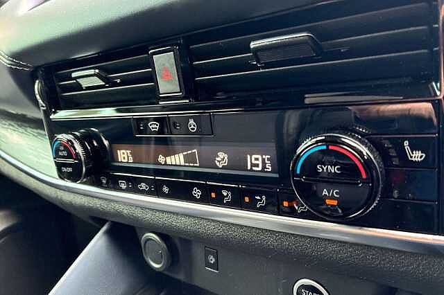 Nissan QASHQAI 1.3 DiG-T MH 158 Tekna 5dr Xtronic