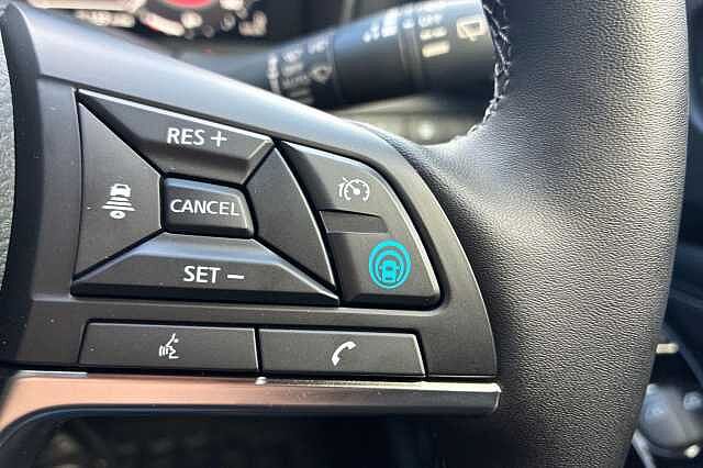 Nissan JUKE 1.0 DiG-T Tekna 5dr