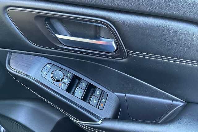 Nissan QASHQAI 1.5 E-Power N-Connecta [Glass Roof] 5dr Auto