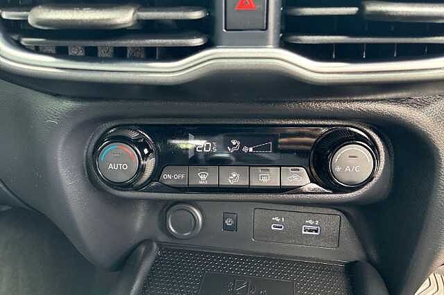 Nissan JUKE 1.0 DiG-T N-Connecta 5dr