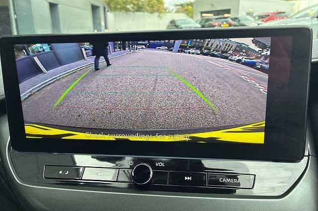 Nissan JUKE 1.0 DiG-T N-Connecta 5dr