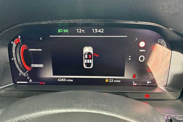 Nissan JUKE 1.0 DiG-T N-Connecta 5dr