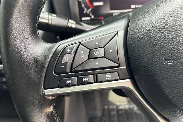 Nissan JUKE 1.0 DiG-T N-Connecta 5dr