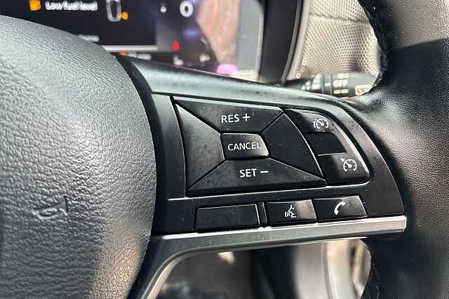 Nissan JUKE 1.0 DiG-T N-Connecta 5dr