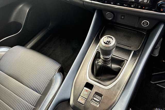 Nissan QASHQAI 1.3 DiG-T MH Tekna 5dr