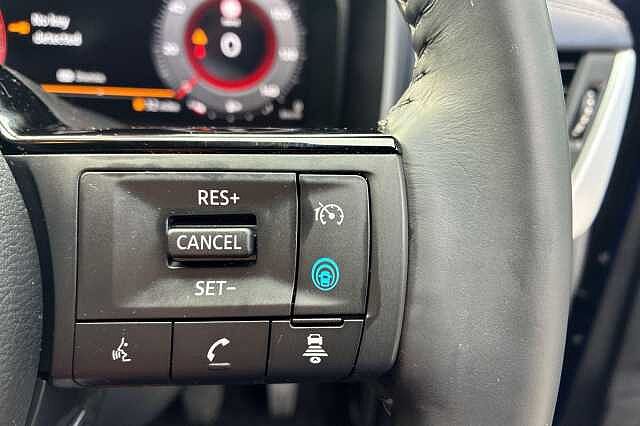 Nissan QASHQAI 1.3 DiG-T MH Tekna 5dr