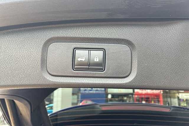 Nissan QASHQAI 1.3 DiG-T MH Tekna 5dr