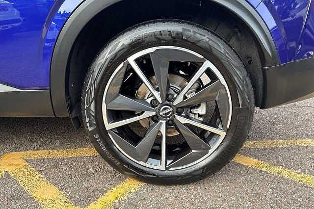 Nissan QASHQAI 1.3 DiG-T MH Tekna 5dr