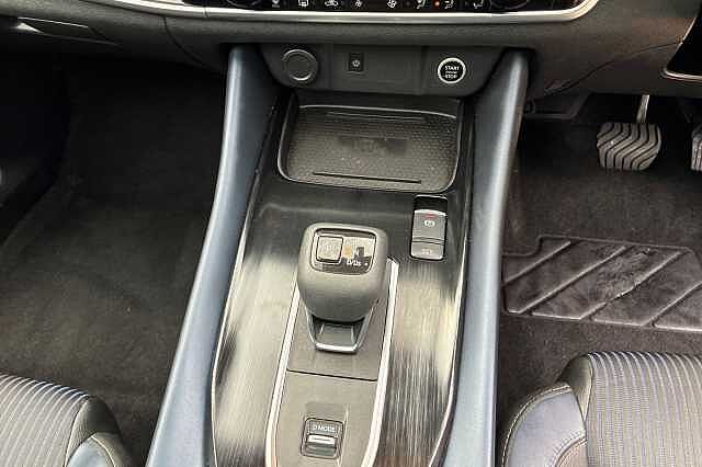 Nissan QASHQAI 1.3 DiG-T MH 158 Tekna 5dr Xtronic