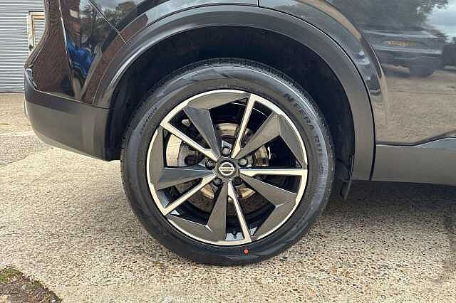Nissan QASHQAI 1.3 DiG-T MH 158 Tekna 5dr Xtronic