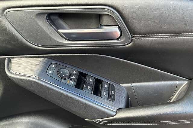 Nissan QASHQAI 1.3 DiG-T MH 158 Acenta Premium 5dr Xtronic