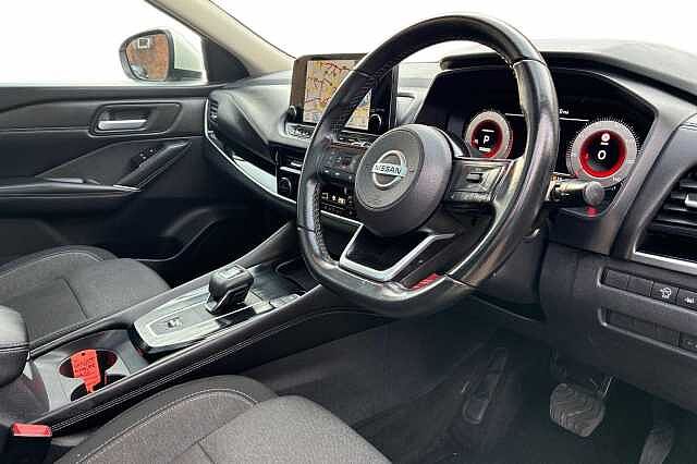 Nissan QASHQAI 1.3 DiG-T MH 158 N-Connecta [Glass Rf] 5dr Xtronic