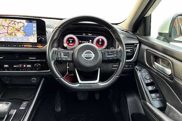Nissan QASHQAI 1.3 DiG-T MH 158 N-Connecta [Glass Rf] 5dr Xtronic