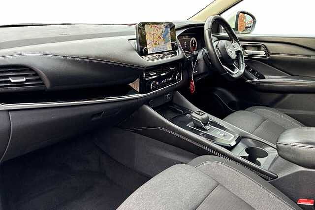 Nissan QASHQAI 1.3 DiG-T MH 158 N-Connecta [Glass Rf] 5dr Xtronic