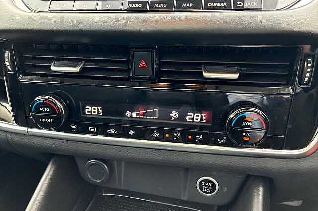 Nissan QASHQAI 1.3 DiG-T MH 158 N-Connecta [Glass Rf] 5dr Xtronic