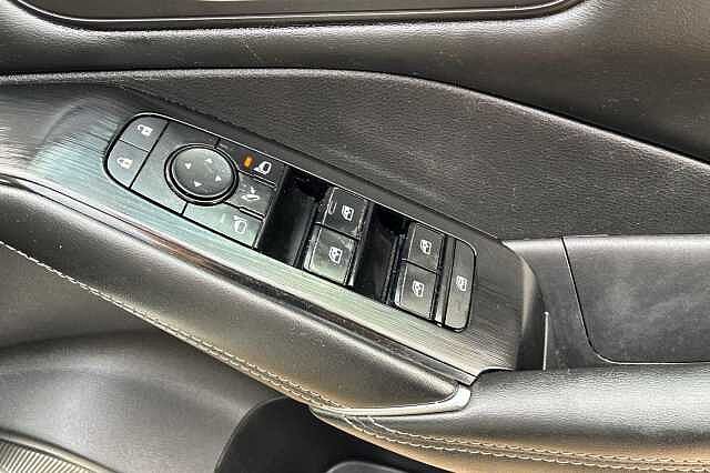 Nissan QASHQAI 1.3 DiG-T MH 158 N-Connecta [Glass Rf] 5dr Xtronic