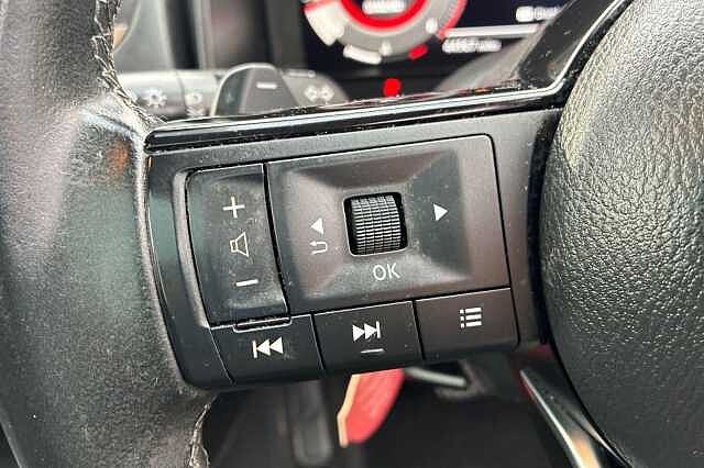 Nissan QASHQAI 1.3 DiG-T MH 158 N-Connecta [Glass Rf] 5dr Xtronic