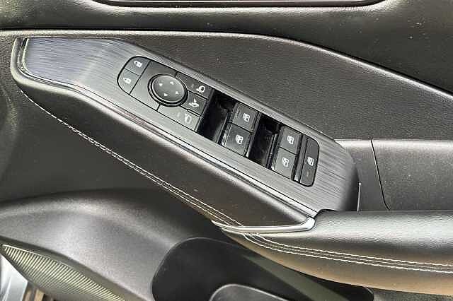 Nissan QASHQAI 1.3 DiG-T MH 158 N-Connecta [Glass Rf] 5dr Xtronic