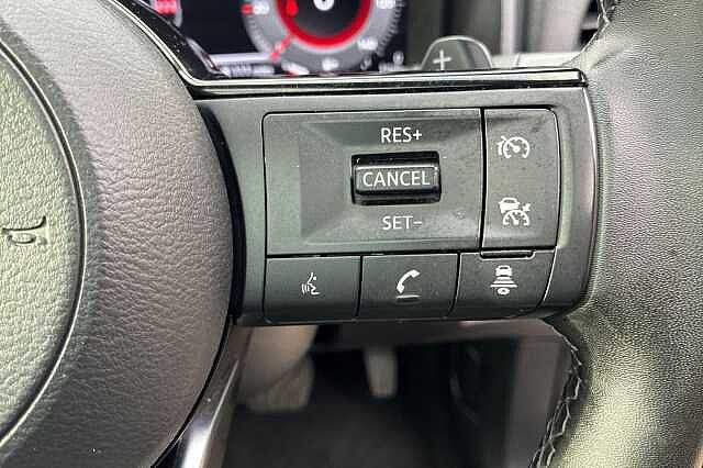 Nissan QASHQAI 1.3 DiG-T MH 158 N-Connecta [Glass Rf] 5dr Xtronic
