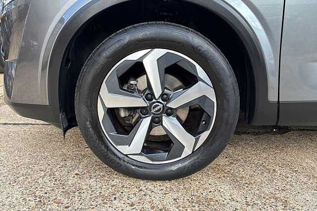 Nissan QASHQAI 1.3 DiG-T MH 158 N-Connecta [Glass Rf] 5dr Xtronic